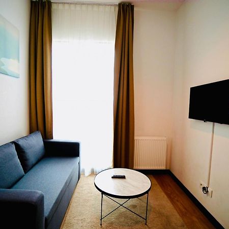 Bk Aparthotel Praga - National Stadium - Comfortable Apartment For 4 People Warschau Buitenkant foto
