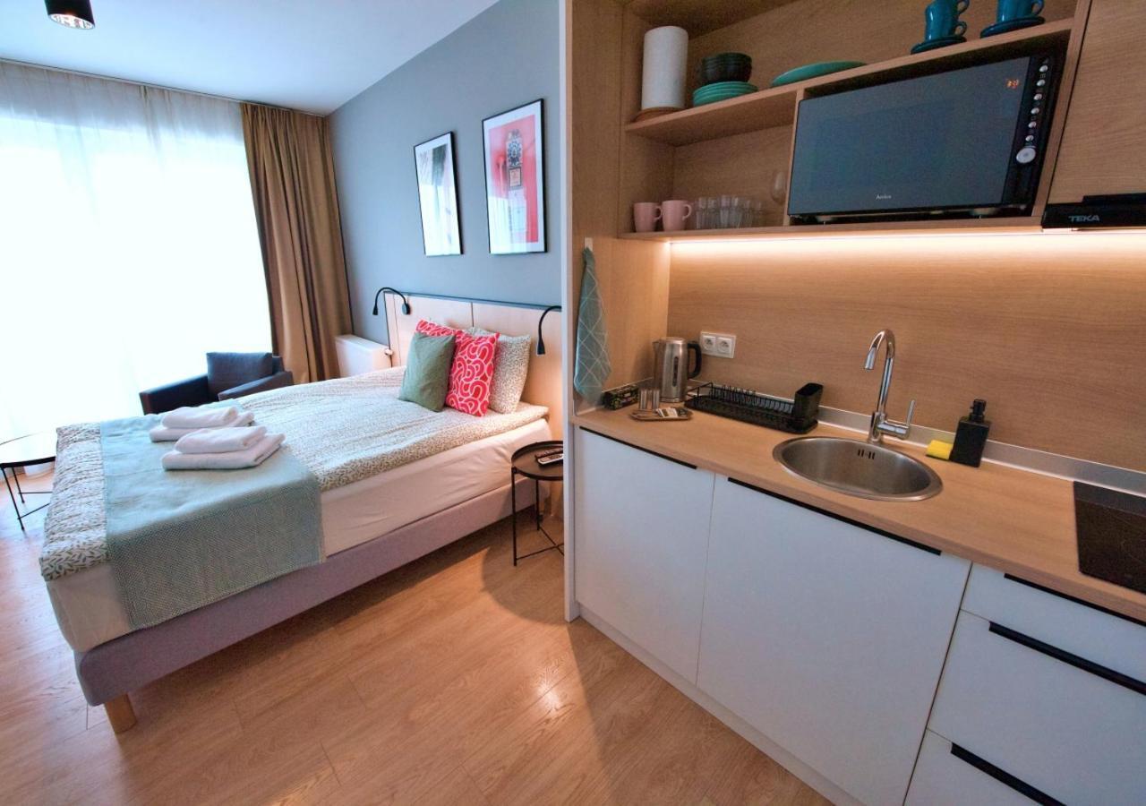 Bk Aparthotel Praga - National Stadium - Comfortable Apartment For 4 People Warschau Buitenkant foto