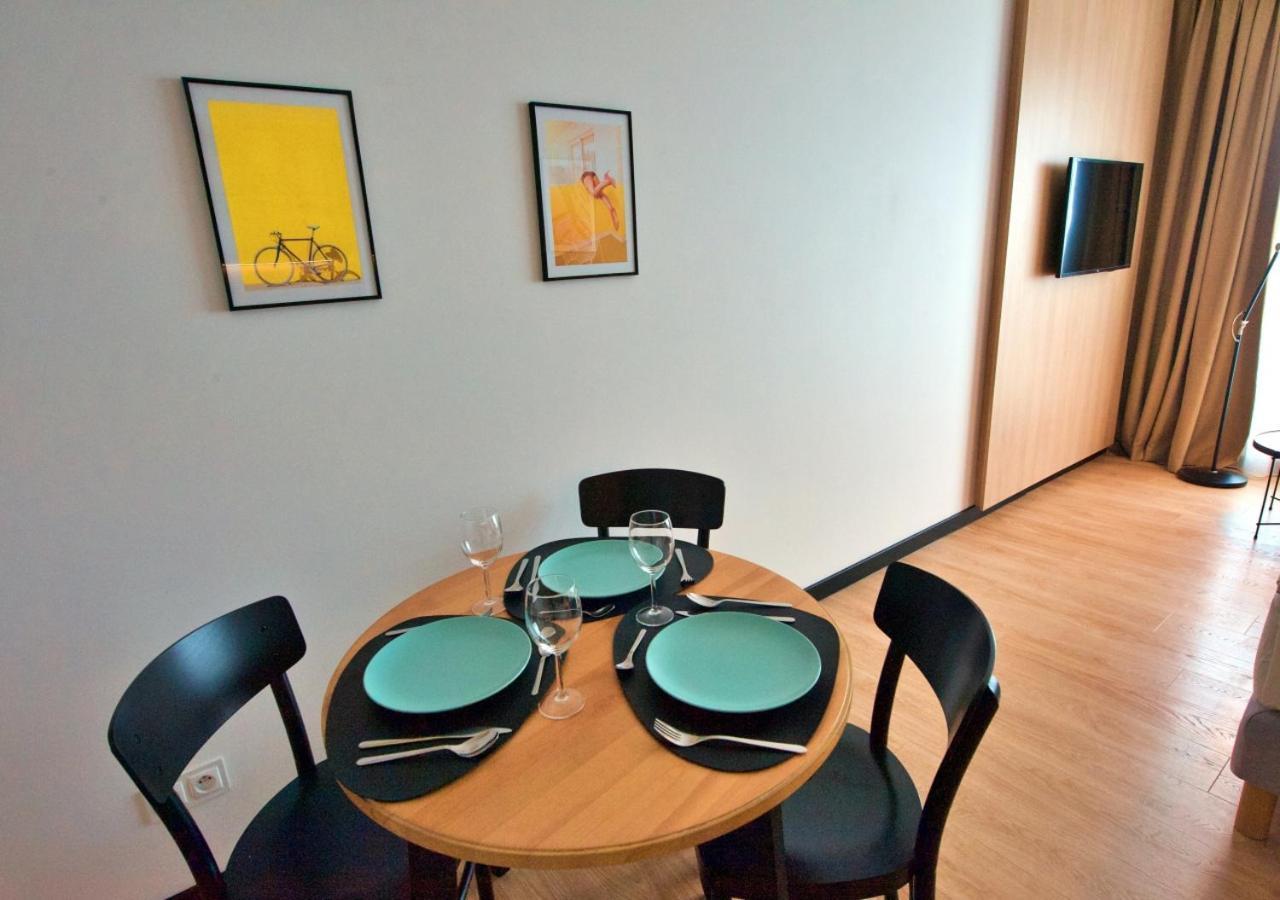 Bk Aparthotel Praga - National Stadium - Comfortable Apartment For 4 People Warschau Buitenkant foto