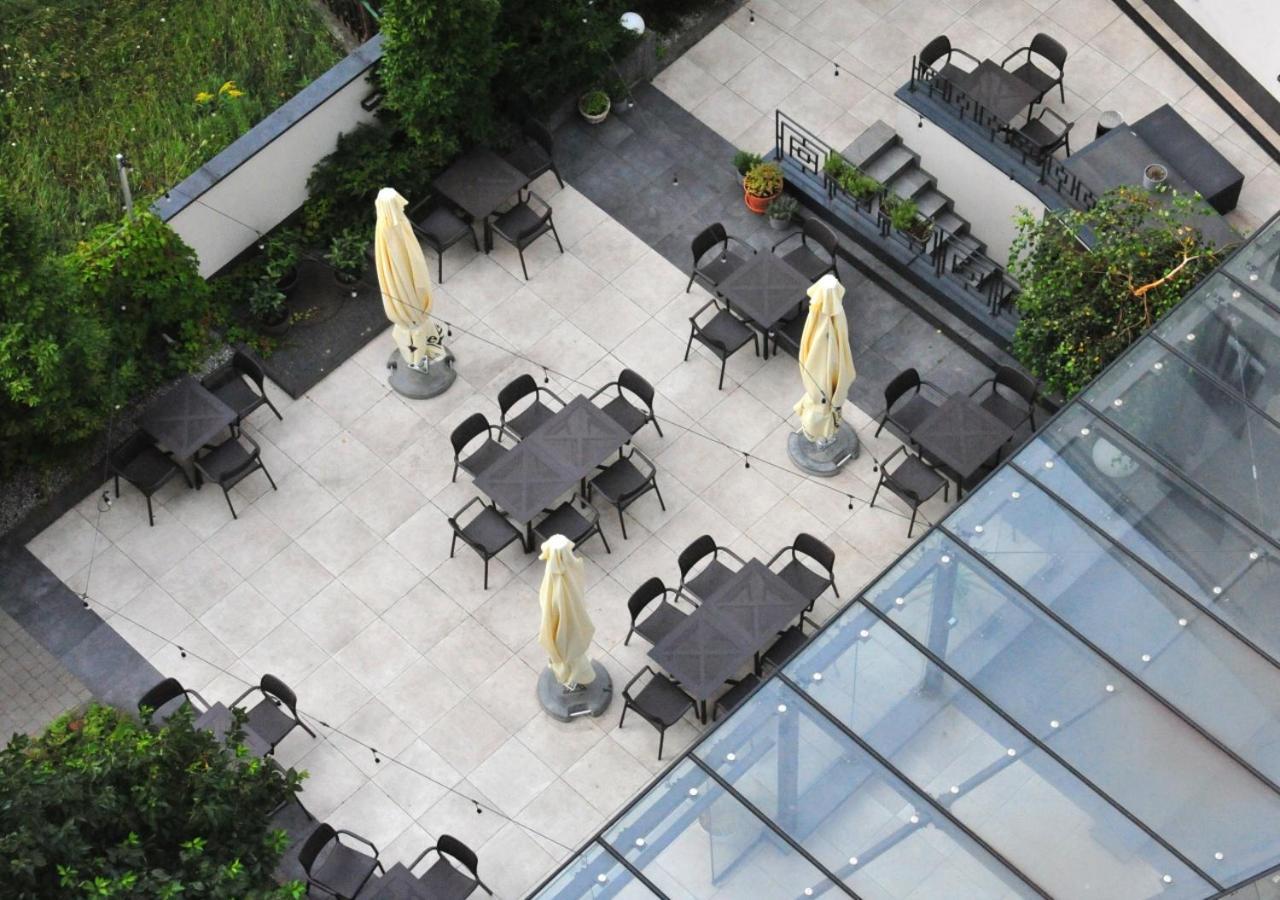 Bk Aparthotel Praga - National Stadium - Comfortable Apartment For 4 People Warschau Buitenkant foto