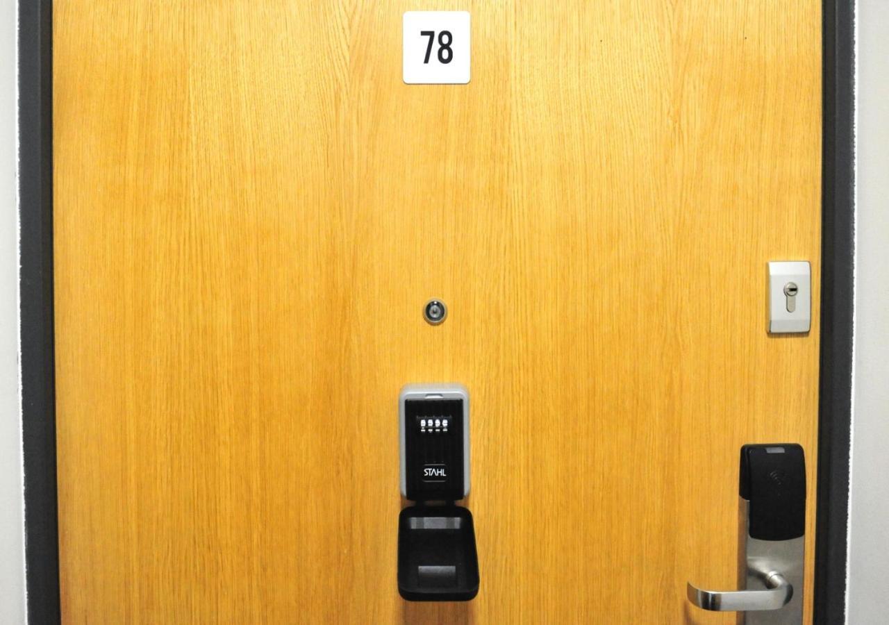 Bk Aparthotel Praga - National Stadium - Comfortable Apartment For 4 People Warschau Buitenkant foto