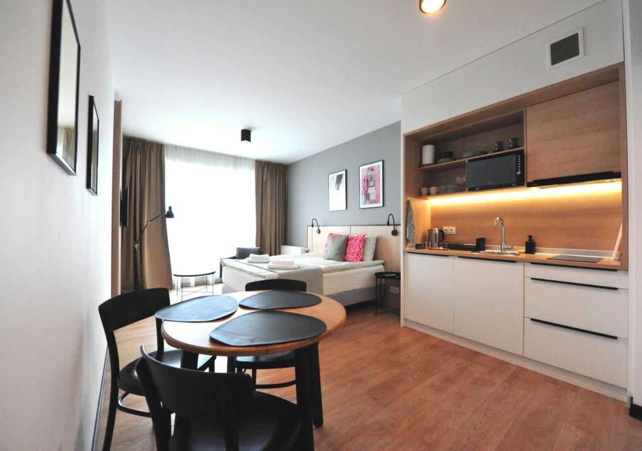 Bk Aparthotel Praga - National Stadium - Comfortable Apartment For 4 People Warschau Buitenkant foto